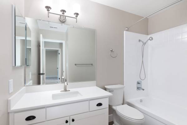 $2,683 / 2br - 1018ft2 - Courtyard fountain, Private balcony/patio, 2bd 2ba (hayward / castro valley)63682779336323121