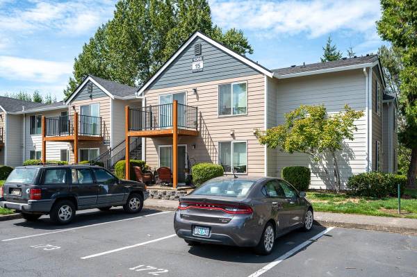 $1,356 / 1br - 575ft2 - Spa/Hot Tub, Individual Climate Control, Patio/Balcony (Sommerset Weset- Elmonica South neighborhood in Beavert)63842023067395120