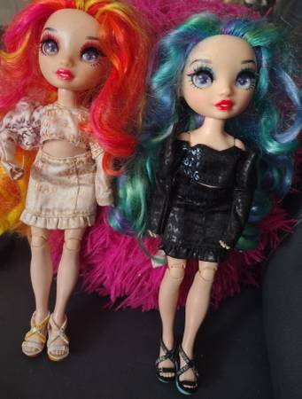 Rainbow High Special Edition Twin Laurel & Holly 1