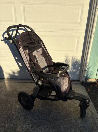 Chicco Activ3 Jogging Stroller 1