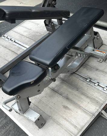 HAMMER STRENGTH MULTI ADJUSTABLE DOCKING BENCH!! READY 4 PICKUP!! 1