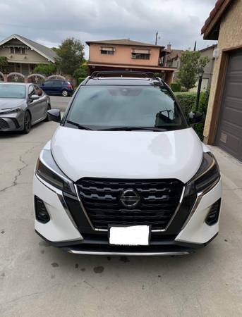 2021 NISSAN KICKS SR CON PORTAEQUIPAJES EN TECHO! POCOS KILÓMETROS! BUENA CONDUCCIÓN! - $11,90063618407846403120