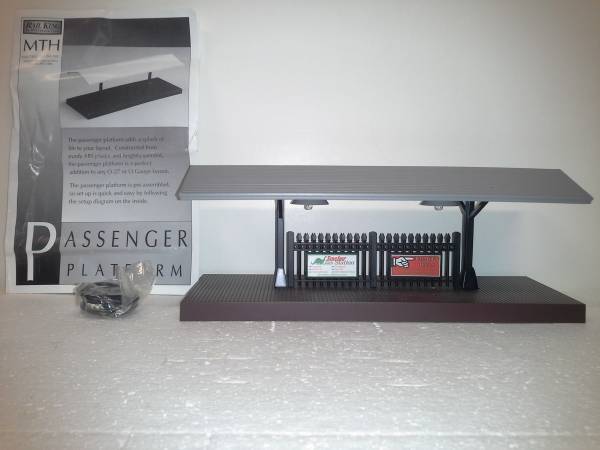 O-scale train accessories: Lionel, Rail King 1
