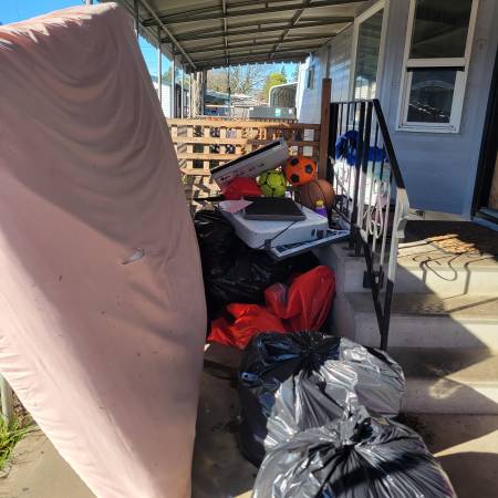 Eviction cleanup, junk & garbage removal 1