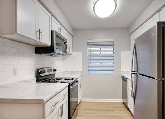 $1,275 / 2br - 815ft2 - ✨ Spacious 1,2 & 3 BRs | Pet-Friendly | $850 OFF MOVE IN! (14230 North 19th Avenue, Phoenix, AZ)63966951124354121