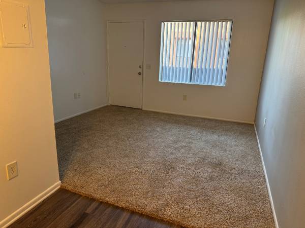 $1,408 / 1br - 460ft2 - Cute & Cozy 2nd Level Unit near Downtown (Palm Springs)63766901660035123