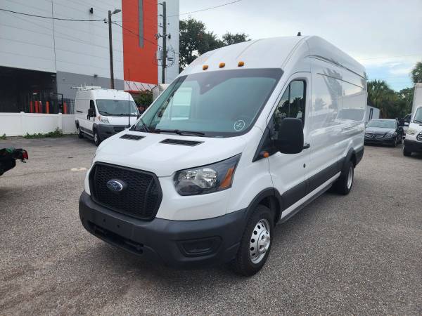 2022 Ford Transit 350 HD - Photo 2