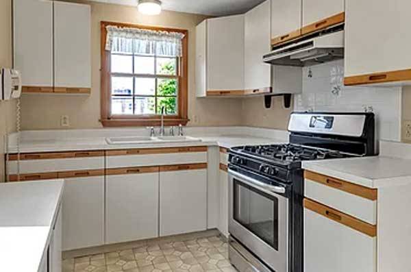 $900 / 3br - 1026ft2 - Charming Renovated 3-Bedroom, 1-Bathroom House (Buffalo, NY)63925204507139121
