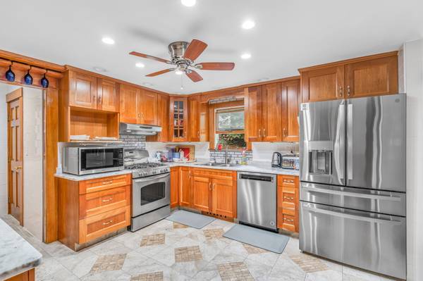 $1,000 / 2br - Furnished Rooms For Male Students $1000.00 Monthly (Medford Ma)64034776698625122
