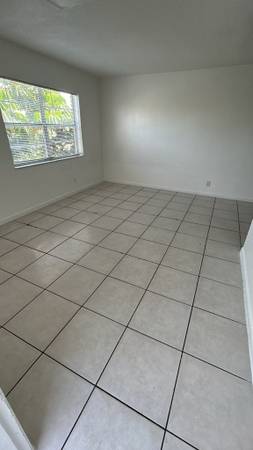$1,455 / 1br - **OCTOBER PROMOTION $500.00 FOR FIRST MONTH $1,455.00 PER MONTH** (HOLLYWOOD)64049281685505121