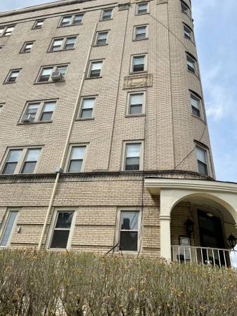 $1,031 / 450ft2 - Studio Apartment available at The Frontenac (Shadyside)64013364416898120