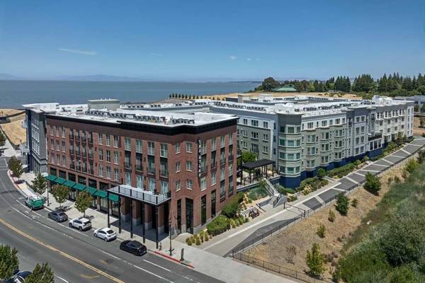 $3,595 / 2br - 1117ft2 - Pet Spa, Veranda, Balcony (hercules, pinole, san pablo, el sob)63850427115523120