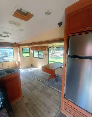 $5,000 Fifth wheel with 3 side outs (Cheifland)63823031462915123