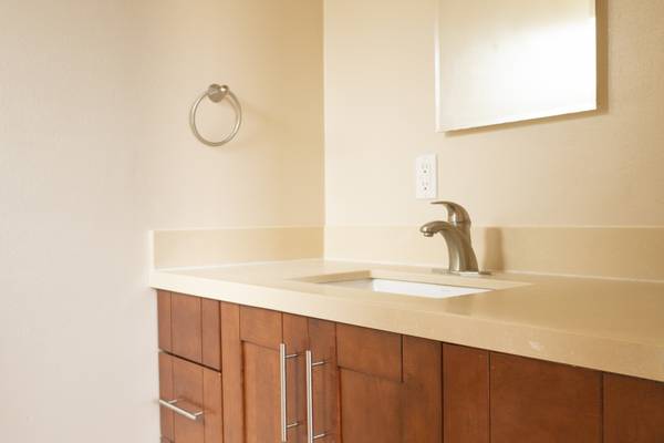 $1,200 / 1br - Private Room for Rent w/ Own 1/2 Bathroom - SFSU Westlake Daly City (daly city)63880134344961123