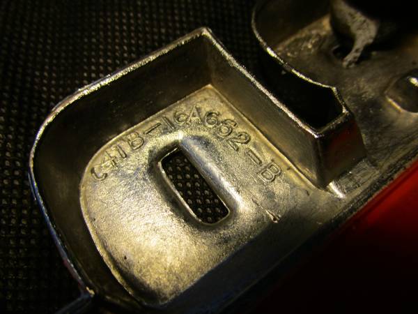 Emblema lateral de capó para camión Ford 1964 OEM C4TB-16A652-B - $35 (Roseville)63440099353987123