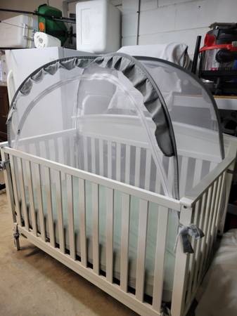 Crib (White ) 1
