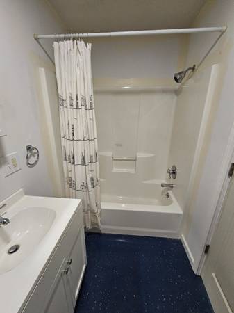 $950 / 1br - 600ft2 - 1 Bedroom  with washer/dryer, Utilities included64037724666499124