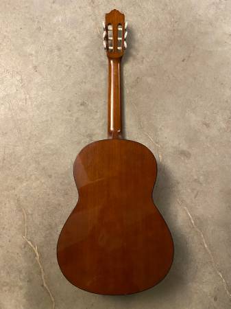 Yamaha CG101A Acoustic Guitar with soft case $80 (Forest Park)63850156471299123