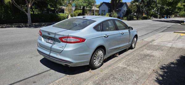 2013 Ford Fusion Hybrid SE – Runs & Drives Great! Only Minor Work Needed - $3,800 (Windsor)63623991419265123