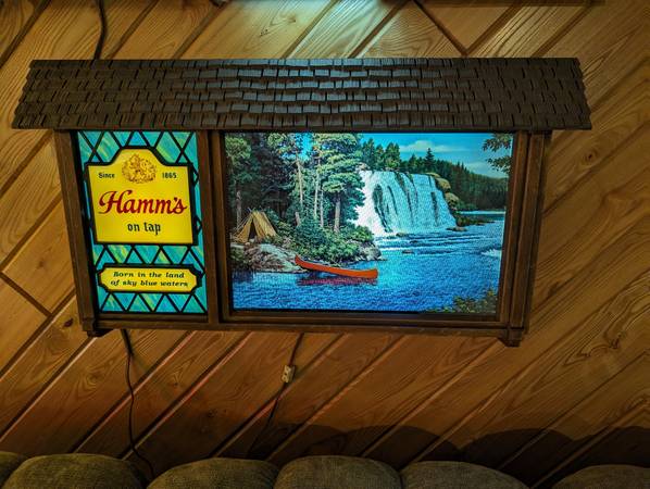 I buy beer stuff from Hamms, Leinenkugels, Pabst, Old Style etc..... 1