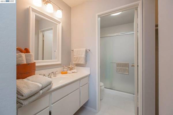 $4,700 / 4br - 1141 Verdemar Dr - 4 bedroom | 2.5 bathroom | Townhouse (alameda)63880014274561122