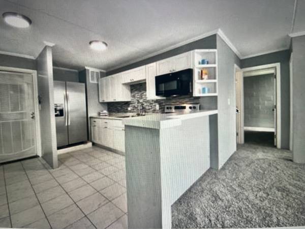 $2,400 / 2br - Harbor Lights: Clean, Renovated and Ready For You (Kahului)63939661704067120
