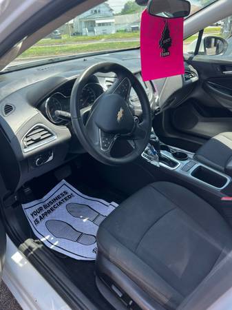 2018 Chevtolet Cruze LT - $7,695 (Syracuse)63442738419587124