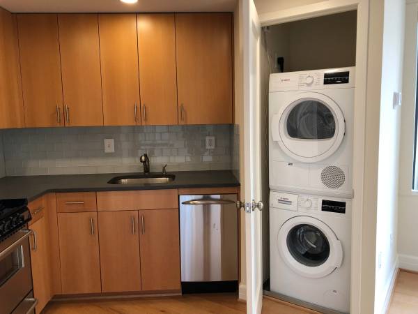 $2,195 / 460ft2 - HUGE Studio with the best closet space in the building! (Dupont Circle)63896277792003123