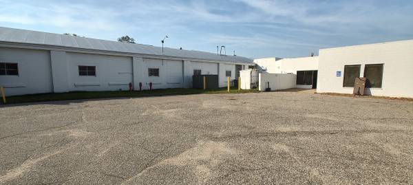 $295 / 175152ft2 - Large Commercial Space (Saranac)63985940940803123