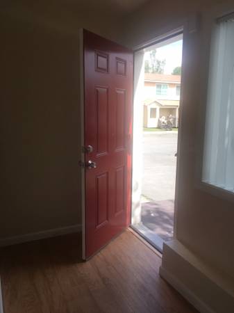 $2,150 / 3br - 1021ft2 - Beautiful luxurious urban living awaits you! 3 bed / 1 bath (Anchorage - Close to JBER)64004785383811122