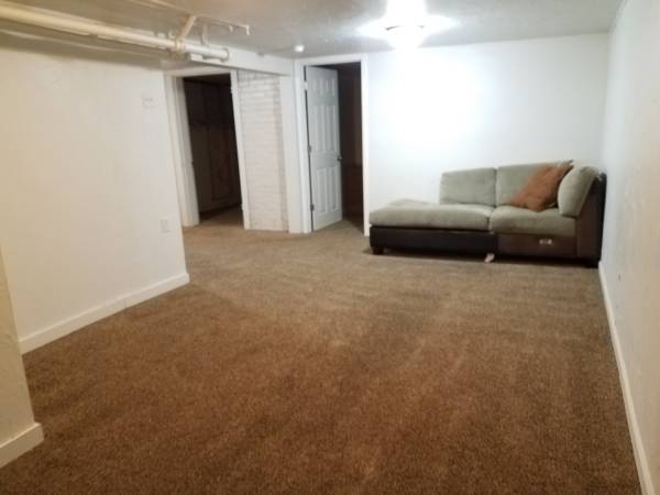 $1,200 / 2br - Privately owned!!!   Apartment in Pullman -Available now (PULLMAN)63689276887811123