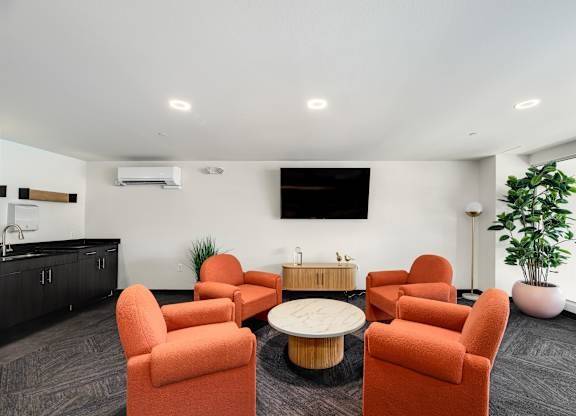 $1,705 / 1hab - 735ft2 - Sala de residentes, Fondo de cocina con azulejos, Lavavajillas63814811624067122