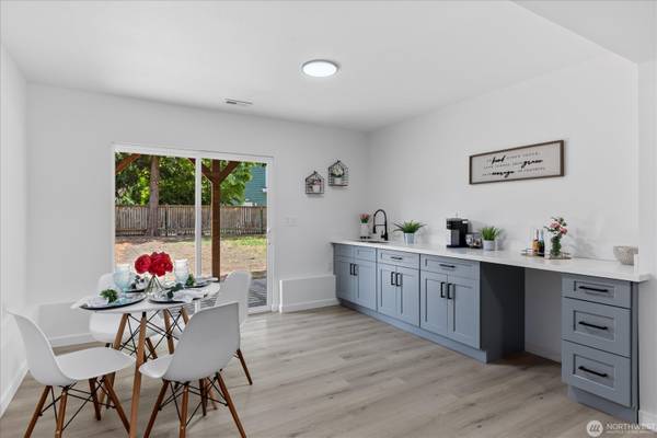 $979,950 / 4br - 2160ft2 - Open House 1:00pm to 4:00pm in Edmonds 24316 91st Ave W, Edmonds, WA (Edmonds)63654915689089122