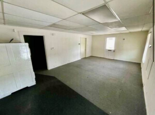 $650 / 740ft2 - Storefront Available (Ramseur)64027276735363122