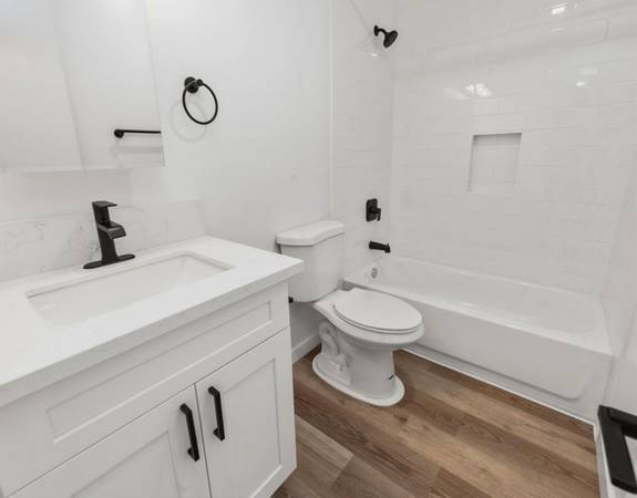 $2,495 / 1br - Elegante apartamento de 1 dormitorio | Mascotas bienvenidas - Armarios grandes y despensa (Golden Hill)63878361673217124