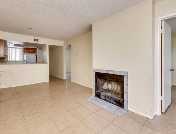 $1,295 / 2br - ¡MES GRATIS! 2 Habitaciones en Papago. Encuentra tu 2x2 Seguro y Actualizado, Tons de Espacio (Phoenix)63623945492867122