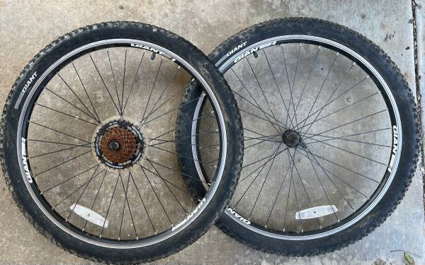 Giant 26” wheelset 1
