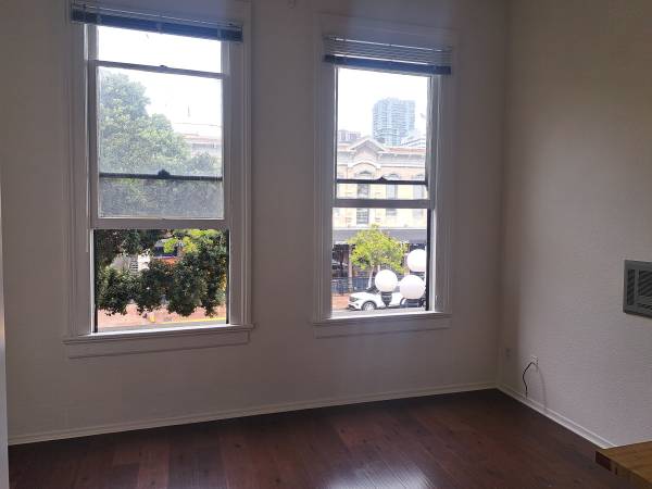 $1,350 / 300ft2 - STUDIO IN THE HEART OF THE GASLAMP QUARTER (San Diego)63775434556929122