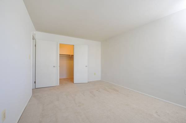 $1,859 / 1br - 1000ft2 - 1 BEDROOM AVAILABLE NOW IN CATONSVILLE! *REDUCED RENT* (Catonsville)63694428250753123
