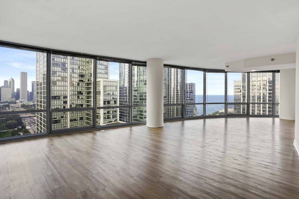 $3,694 / 3br - South Loop Spacious 2 Bedroom + Den with a VIEW, Gym, Pool, 24/hr Sec (South Loop)64041643440259120
