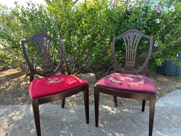 Pair of antique chairs 1