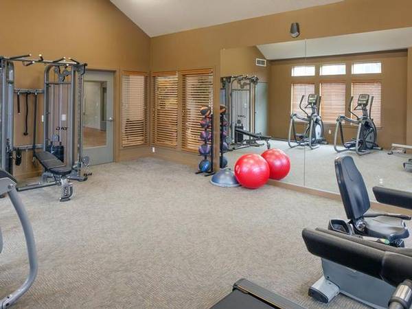$1,905 / 2br - 950ft2 - Carports, Pet Friendly, Air Conditioning, Individual Garages Available (Bethany)63831536971521122