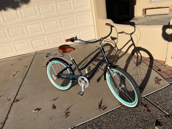 SixThreeZero Women's 24" Beach Cruiser 1