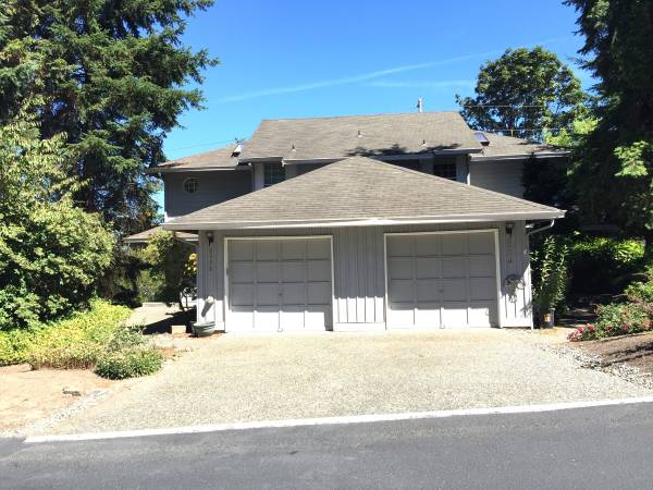 $3,100 / 2br - 2300ft2 - WONDERFUL AND BRIGHT REDMOND TOWNHOME (Redmond Kirkland)63870758083969123