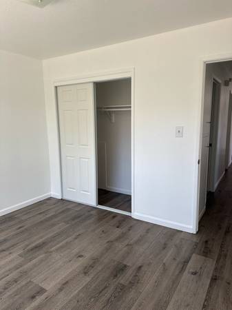 $2500.00 / 3br - 1500ft2 - Close to shopping,schools bus  stops, desirable neighborhood.63970304766723121