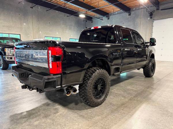2024 Ford F-350 Super Duty Diésel 4x4 4WD Camión F350 Platinum 4 puertas Cre - $82,900 (Platinum Motors Corp)63438378192385123