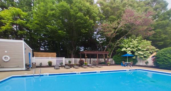 $1041.00 / 2br - 840ft2 - Limited Time Move In Special! 2 Bed/1.5 Bath Unit in Lynchburg - Avail63852072266755120