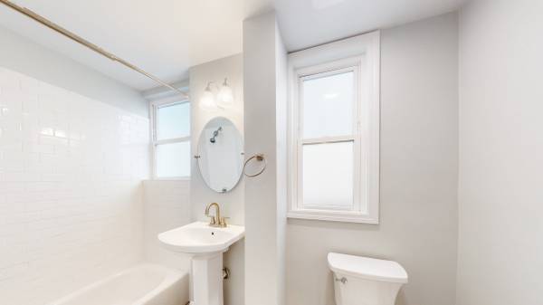 $2,250 / 1br - Cute East Boston 1 Bed For $2,250 AVAIL 10/1/25 (East Boston)63828558159491122