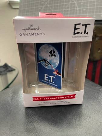 2022 Hallmark E.T. The Extra-Terrestrial VHS Tape Christmas Tree Ornam 1