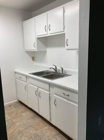$1,195 / 1br - 650ft2 - 1 Bed, 1 Bath apartment - 4943 S. Catherine St. Apt D (Plattsburgh)63862176283395120